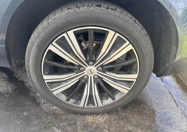 2023 Volvo XC60 B5 Plus Bright Theme