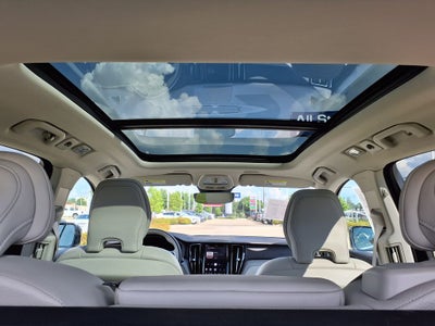 2023 Volvo XC60 B5 Plus Bright Theme