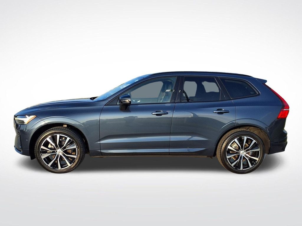 2023 Volvo XC60 B5 Plus Dark Theme