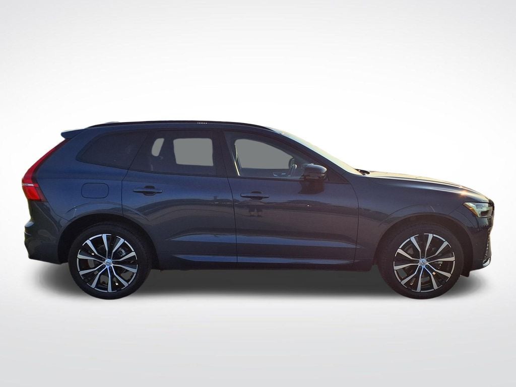 2023 Volvo XC60 B5 Plus Dark Theme