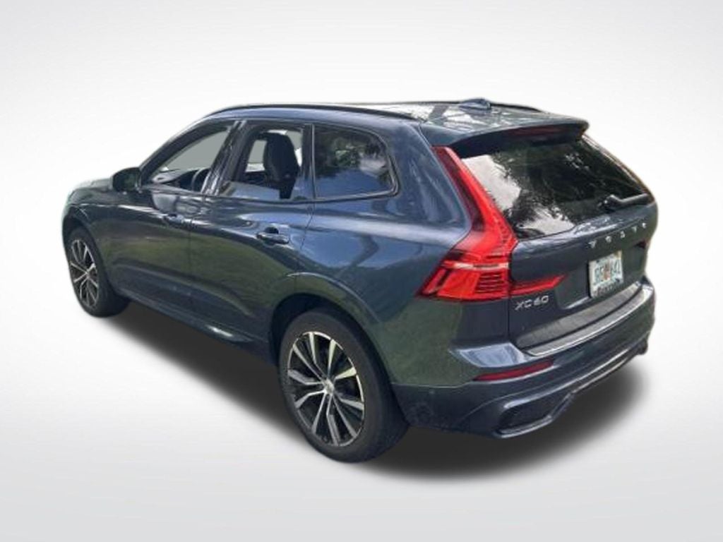 2023 Volvo XC60 B5 Plus Dark Theme