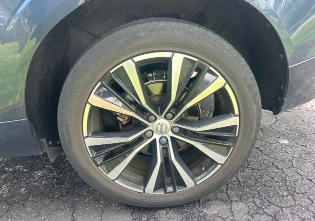2023 Volvo XC60 B5 Plus Dark Theme