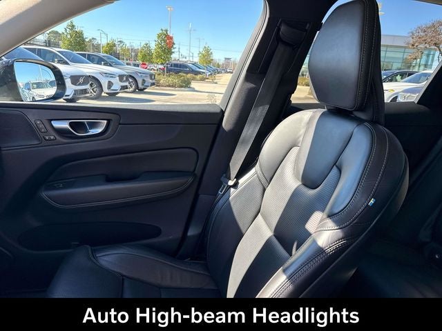 2023 Volvo XC60 B5 Ultimate Dark Theme