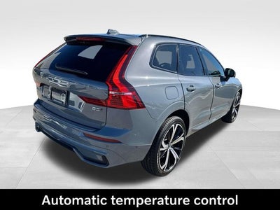 2023 Volvo XC60 B5 Ultimate Dark Theme