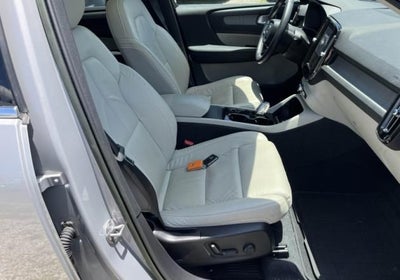 2023 Volvo XC40 B5 Plus Bright Theme