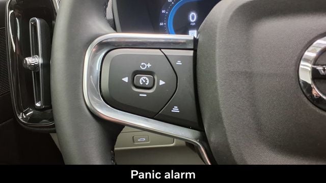 2023 Volvo XC40 B5 Plus Bright Theme