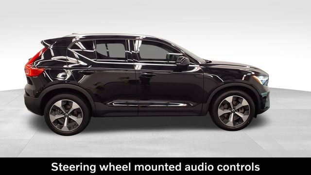2023 Volvo XC40 B5 Plus Bright Theme