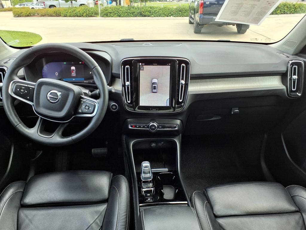 2023 Volvo XC40 Ultimate