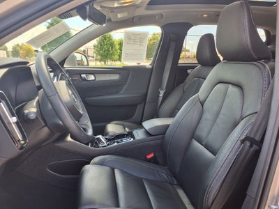 2023 Volvo XC40 B5 Plus Bright Theme