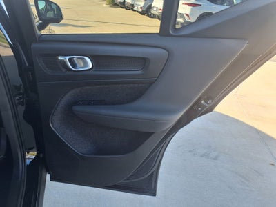 2023 Volvo XC40 B5 Plus Dark Theme