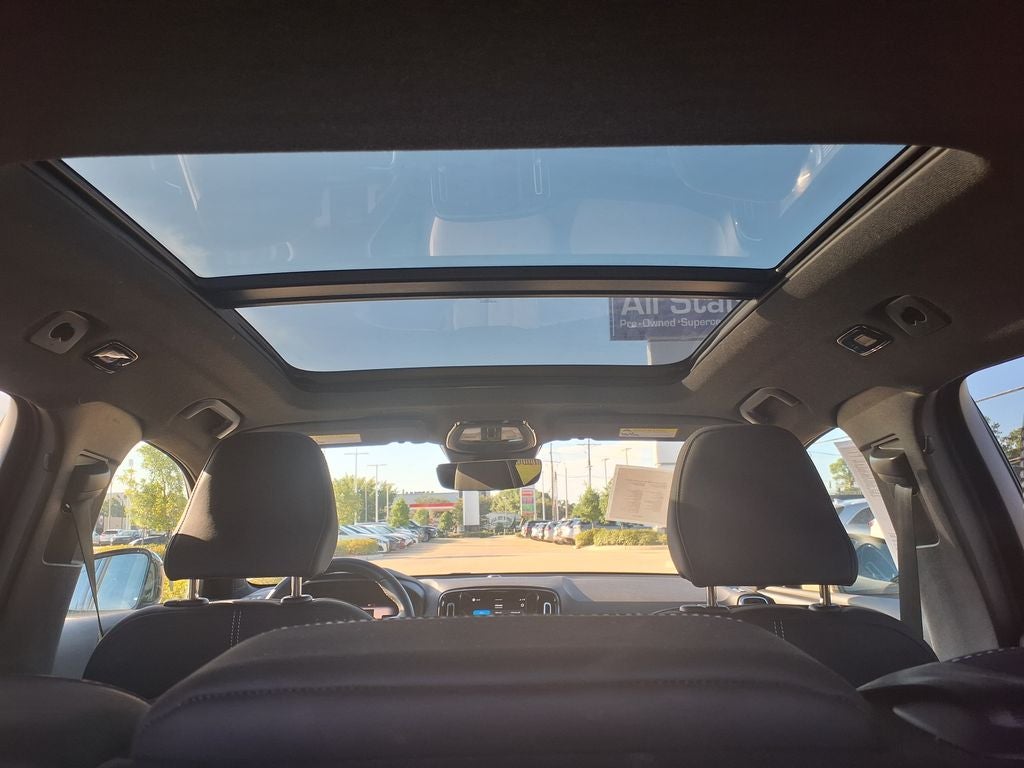 2023 Volvo XC40 B5 Plus Dark Theme