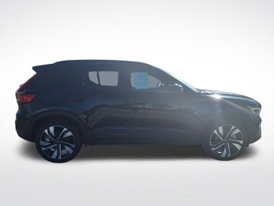 2023 Volvo XC40 B5 Plus Dark Theme