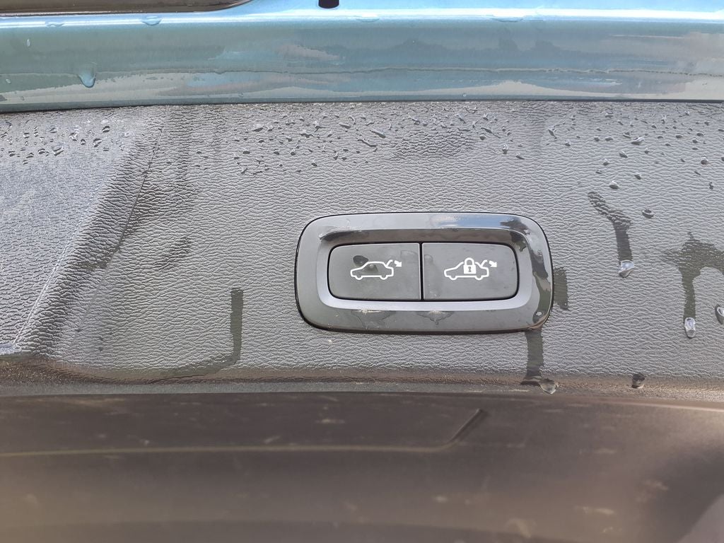 2023 Volvo XC40 Ultimate