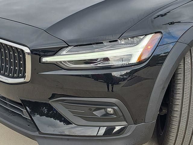 2025 Volvo V60 Cross Country B5 Plus