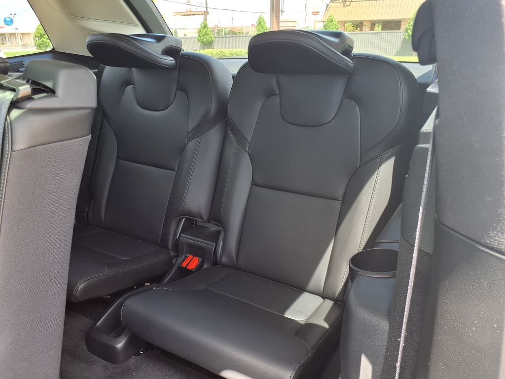 2025 Volvo XC90 B5 Core