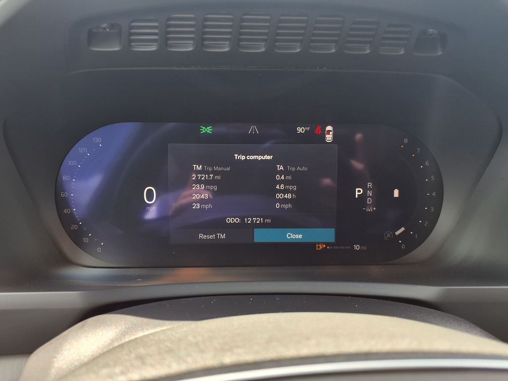 2025 Volvo XC90 B5 Core