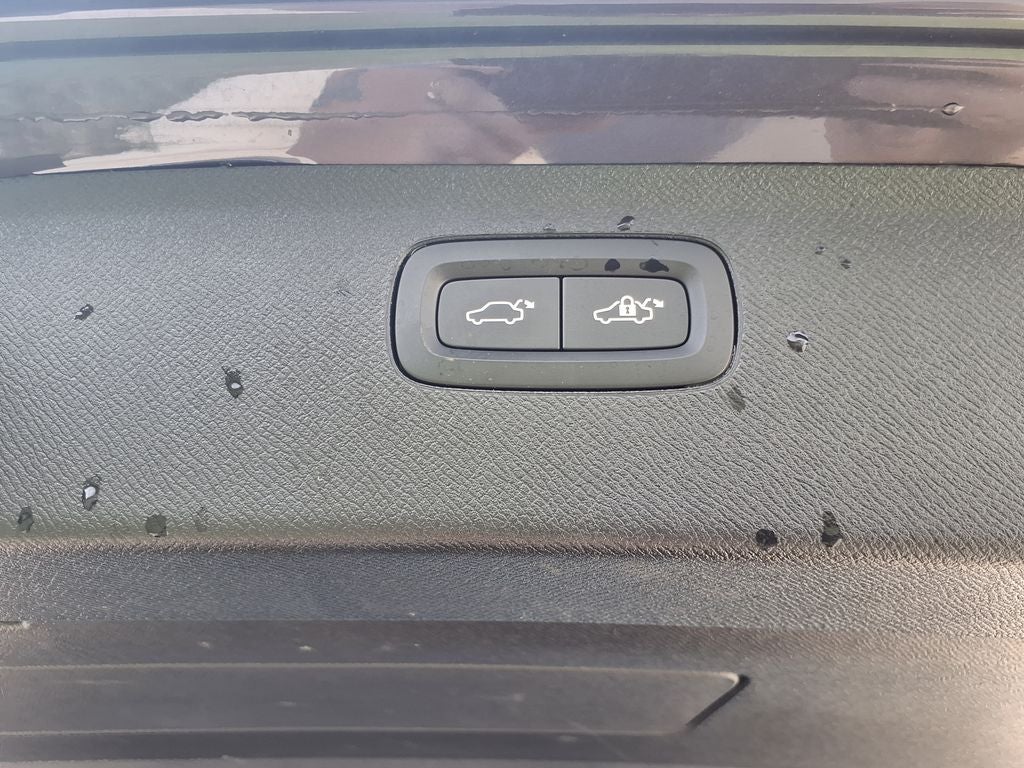 2025 Volvo XC90 B5 Core