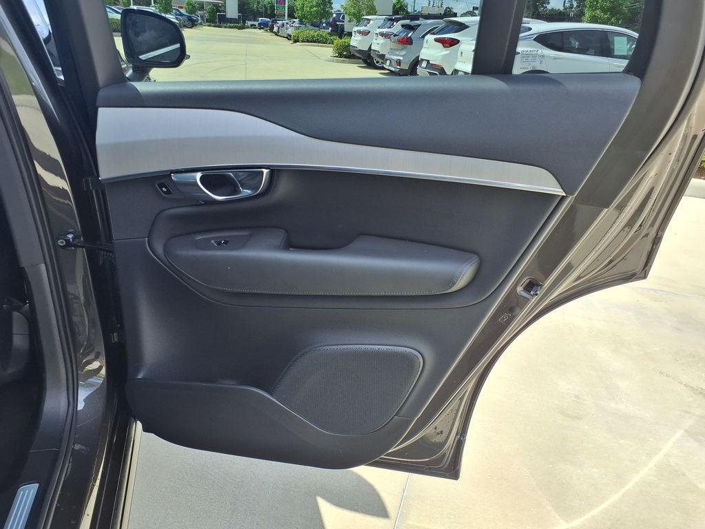 2025 Volvo XC90 B5 Core