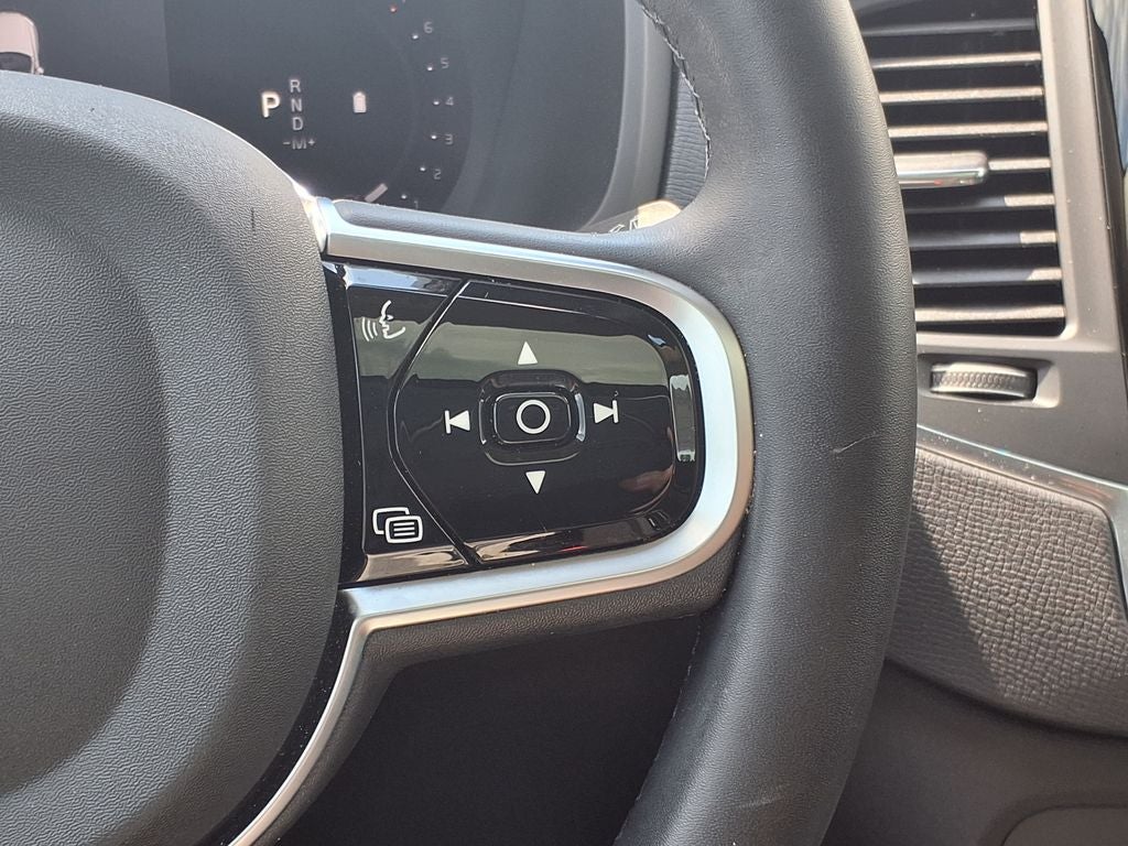 2025 Volvo XC90 B5 Core