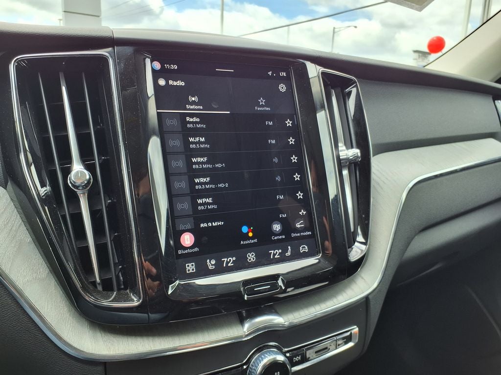 2025 Volvo XC60 B5 Plus