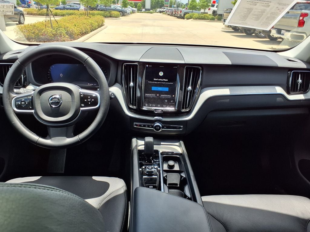2025 Volvo XC60 B5 Plus