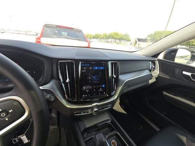 2025 Volvo XC60 B5 Core