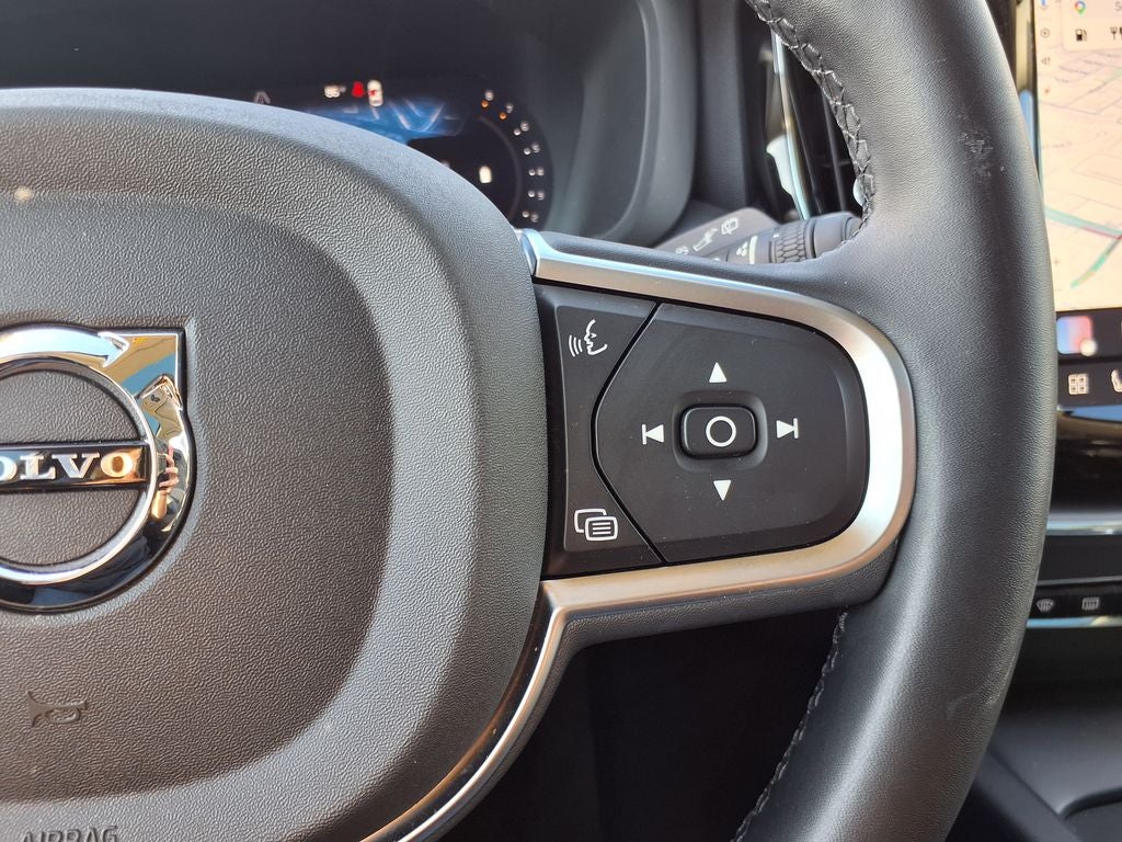 2025 Volvo XC60 B5 Core