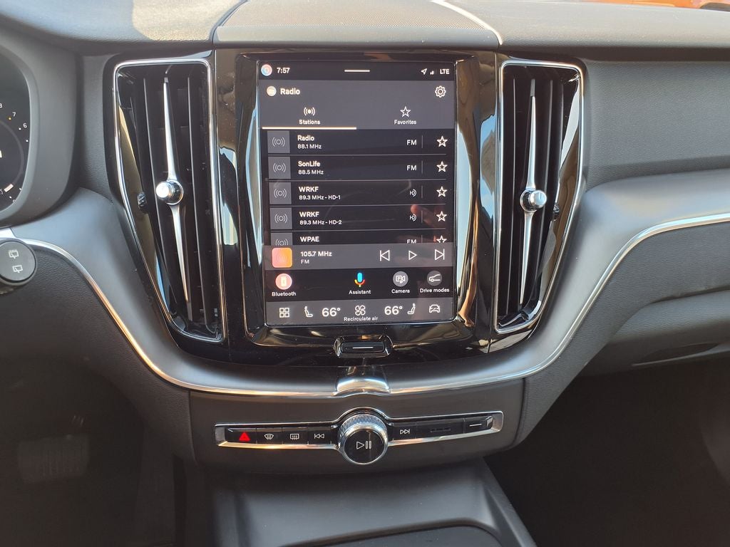 2025 Volvo XC60 B5 Core