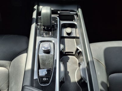 2025 Volvo XC60 B5 Core