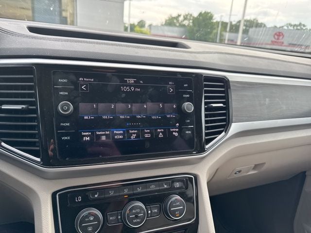 2022 Volkswagen Atlas 3.6L V6 SE w/Technology