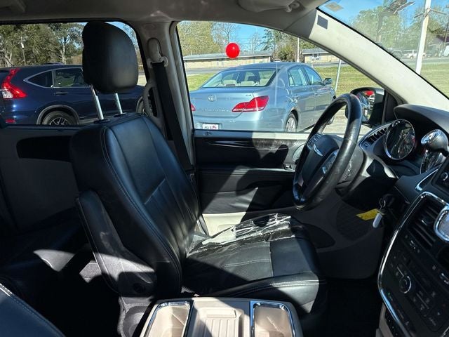 2012 Chrysler Town & Country Touring-L