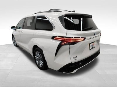 2023 Toyota Sienna XSE 7 Passenger