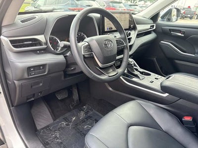 2025 Toyota Highlander XLE