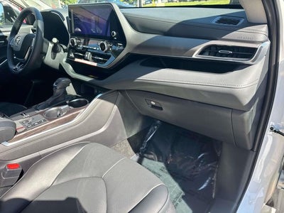 2026 Toyota Highlander Hybrid Limited