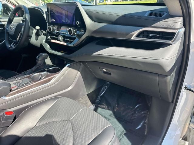 2026 Toyota Highlander Hybrid Limited
