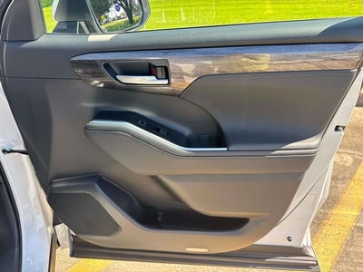 2026 Toyota Highlander Hybrid Limited