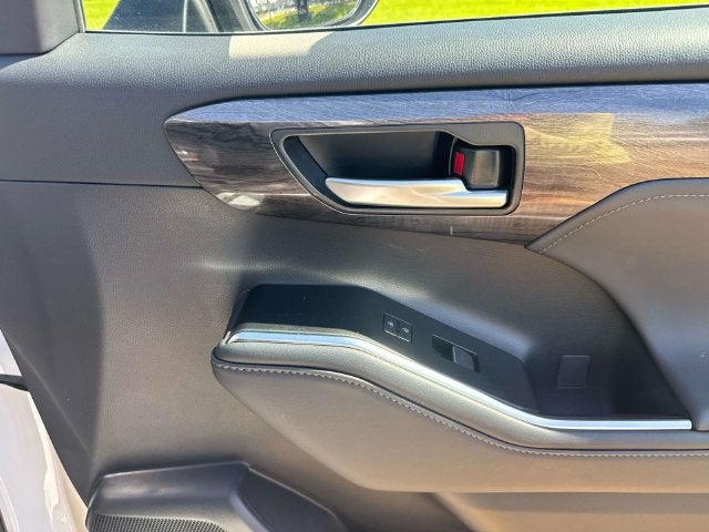 2026 Toyota Highlander Hybrid Limited