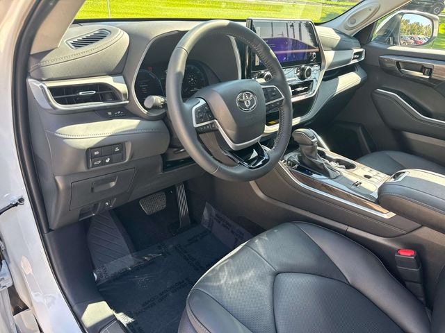 2026 Toyota Highlander Hybrid Limited
