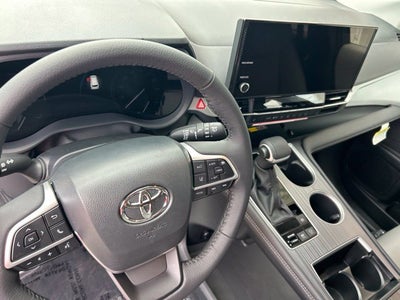 2026 Toyota Sienna XLE 8 Passenger