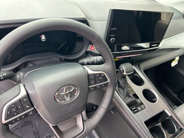 2026 Toyota Sienna XLE 8 Passenger
