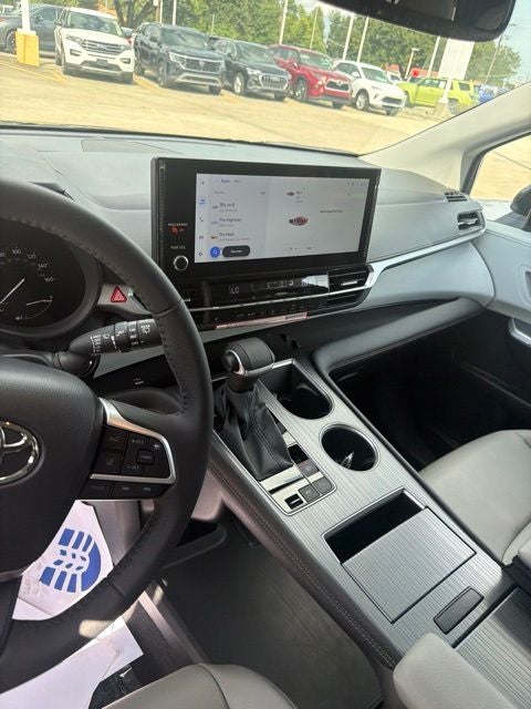 2026 Toyota Sienna XLE 8 Passenger