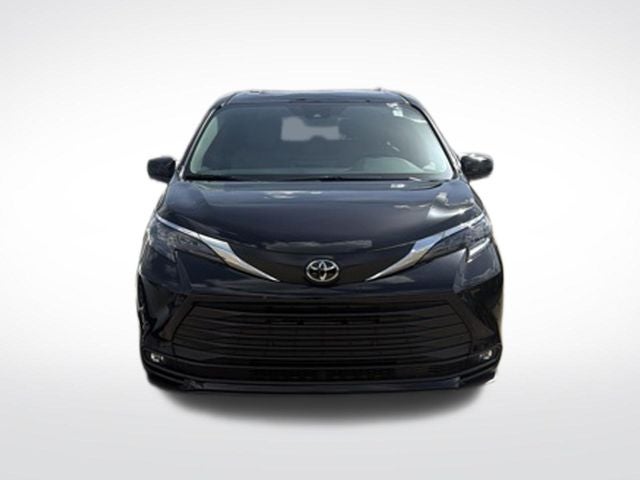 2026 Toyota Sienna XLE 8 Passenger