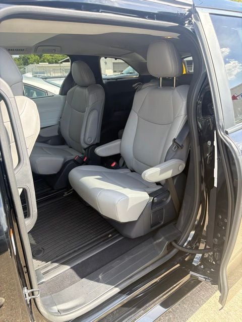 2026 Toyota Sienna XLE 8 Passenger
