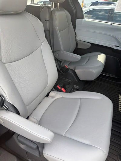 2026 Toyota Sienna XLE 8 Passenger