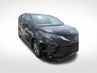 2026 Toyota Sienna XLE 8 Passenger