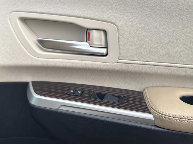 2024 Toyota Sienna XLE 8 Passenger