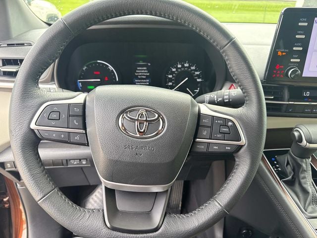 2024 Toyota Sienna XLE 8 Passenger