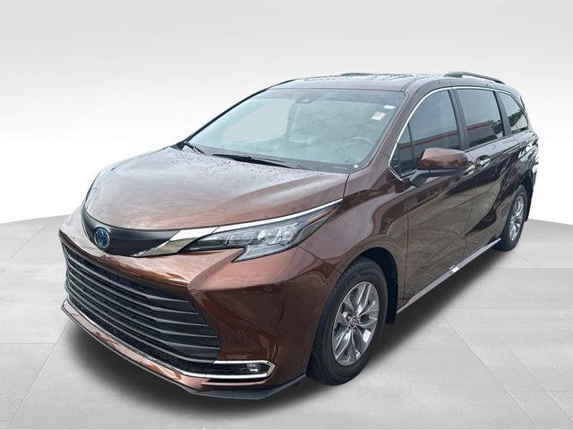 2024 Toyota Sienna XLE 8 Passenger