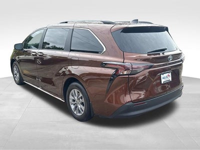 2024 Toyota Sienna XLE 8 Passenger