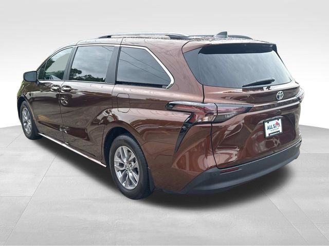2024 Toyota Sienna XLE 8 Passenger